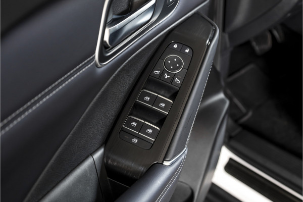 Nissan QASHQAI 1.3 MHEV Xtronic Tekna Plus - Automaat | Pano | Bose | Trekhaak | Dig. Cockpit | Adapt. Cruise | Winterpakket | Memory | 360 Camera | NAV + App. Connect | ECC | LM 20" |