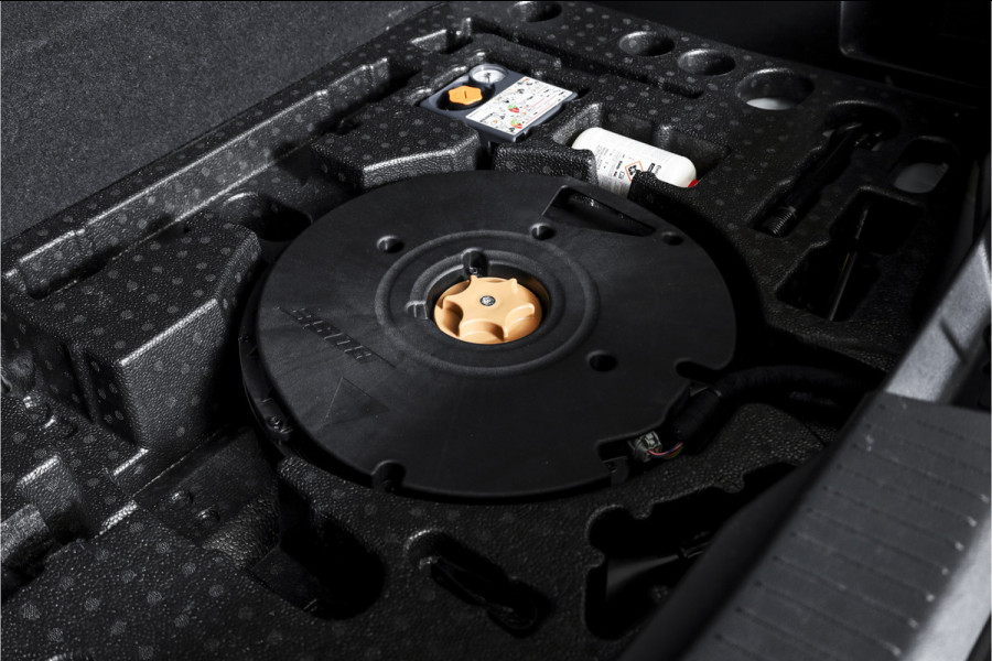 Nissan QASHQAI 1.3 MHEV Xtronic Tekna Plus - Automaat | Pano | Bose | Trekhaak | Dig. Cockpit | Adapt. Cruise | Winterpakket | Memory | 360 Camera | NAV + App. Connect | ECC | LM 20" |