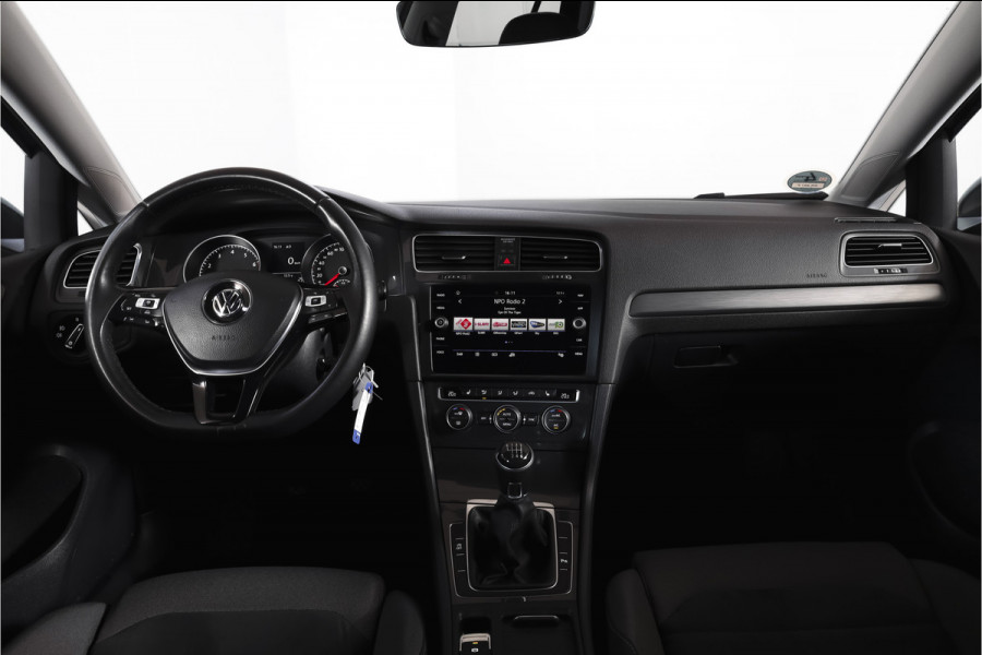 Volkswagen Golf 1.5 TSI 130 PK Comfortline Business | Adapt. Cruise | Stoelverw. | PDC | NAV + App. Connect | ECC | Trekhaak | DAB | LM 17" |