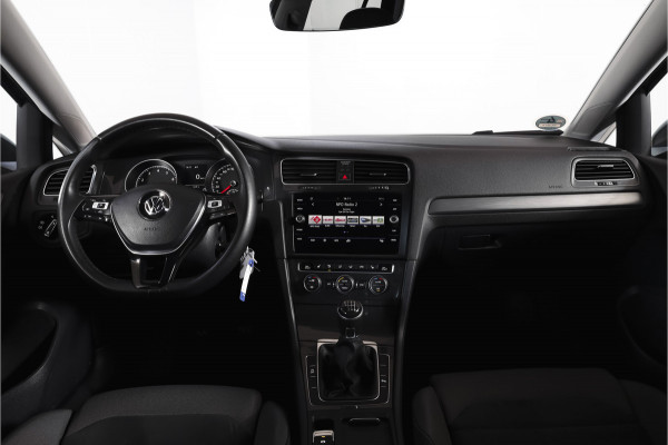 Volkswagen Golf 1.5 TSI 130 PK Comfortline Business | Adapt. Cruise | Stoelverw. | PDC | NAV + App. Connect | ECC | Trekhaak | DAB | LM 17" |