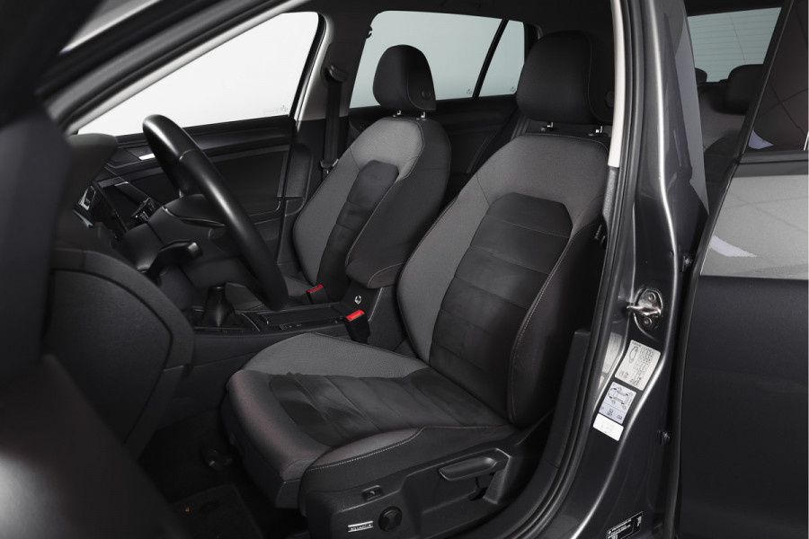 Volkswagen Golf 1.5 TSI 130 PK Comfortline Business | Adapt. Cruise | Stoelverw. | PDC | NAV + App. Connect | ECC | Trekhaak | DAB | LM 17" |