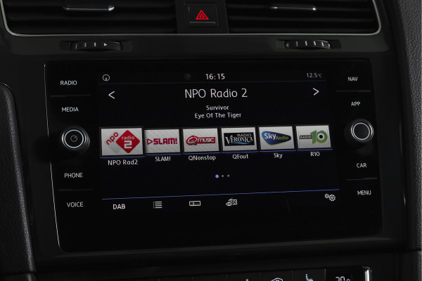 Volkswagen Golf 1.5 TSI 130 PK Comfortline Business | Adapt. Cruise | Stoelverw. | PDC | NAV + App. Connect | ECC | Trekhaak | DAB | LM 17" |