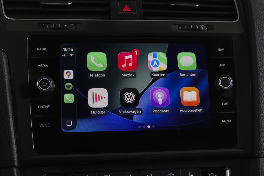 Volkswagen Golf 1.5 TSI 130 PK Comfortline Business | Adapt. Cruise | Stoelverw. | PDC | NAV + App. Connect | ECC | Trekhaak | DAB | LM 17" |