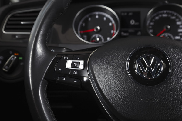 Volkswagen Golf 1.5 TSI 130 PK Comfortline Business | Adapt. Cruise | Stoelverw. | PDC | NAV + App. Connect | ECC | Trekhaak | DAB | LM 17" |