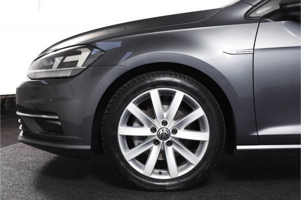 Volkswagen Golf 1.5 TSI 130 PK Comfortline Business | Adapt. Cruise | Stoelverw. | PDC | NAV + App. Connect | ECC | Trekhaak | DAB | LM 17" |