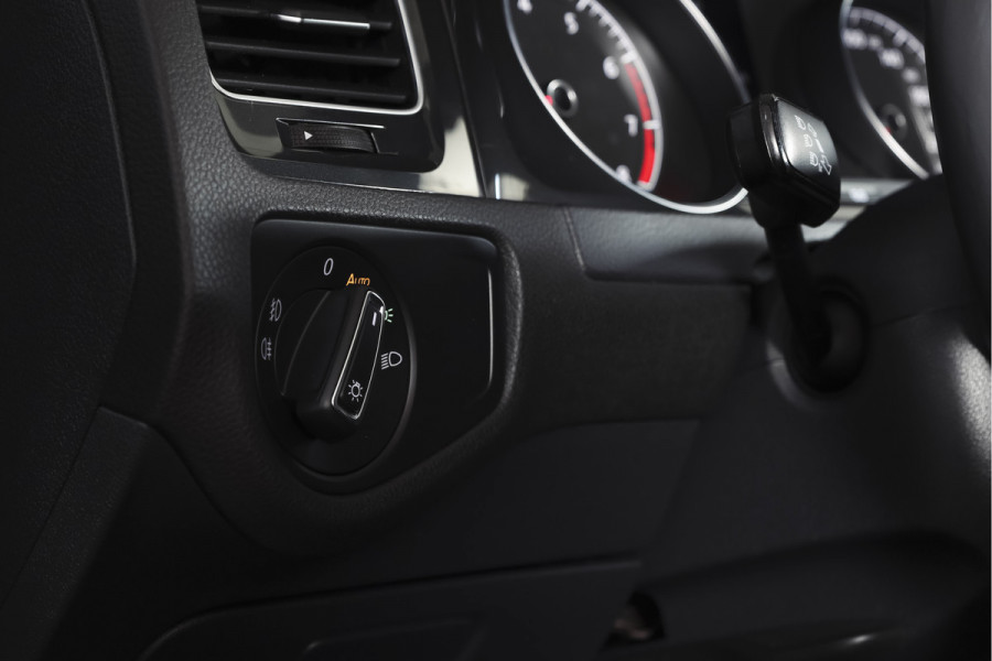 Volkswagen Golf 1.5 TSI 130 PK Comfortline Business | Adapt. Cruise | Stoelverw. | PDC | NAV + App. Connect | ECC | Trekhaak | DAB | LM 17" |