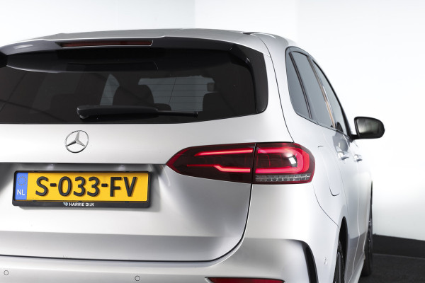 Mercedes-Benz B-Klasse 250 e AMG Line Hybride - Automaat | Dig. Cockpit | Cruise | Stoelverw. | PDC | Camera | NAV | ECC | Elek. Klep | Afn. Trekhaak | LM 18" |