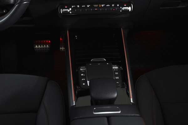 Mercedes-Benz B-Klasse 250 e AMG Line Hybride - Automaat | Dig. Cockpit | Cruise | Stoelverw. | PDC | Camera | NAV | ECC | Elek. Klep | Afn. Trekhaak | LM 18" |