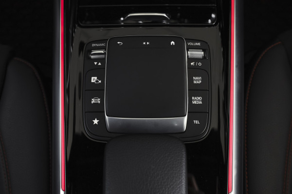 Mercedes-Benz B-Klasse 250 e AMG Line Hybride - Automaat | Dig. Cockpit | Cruise | Stoelverw. | PDC | Camera | NAV | ECC | Elek. Klep | Afn. Trekhaak | LM 18" |