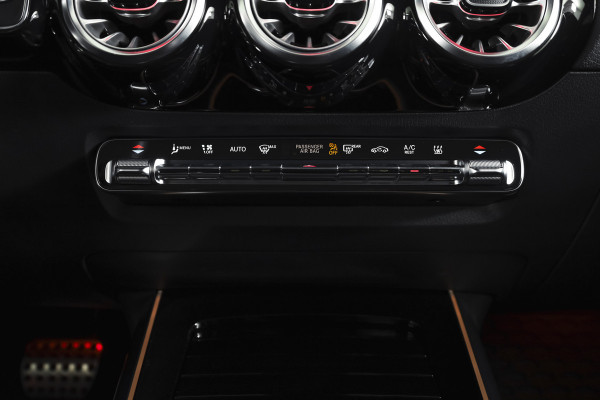 Mercedes-Benz B-Klasse 250 e AMG Line Hybride - Automaat | Dig. Cockpit | Cruise | Stoelverw. | PDC | Camera | NAV | ECC | Elek. Klep | Afn. Trekhaak | LM 18" |