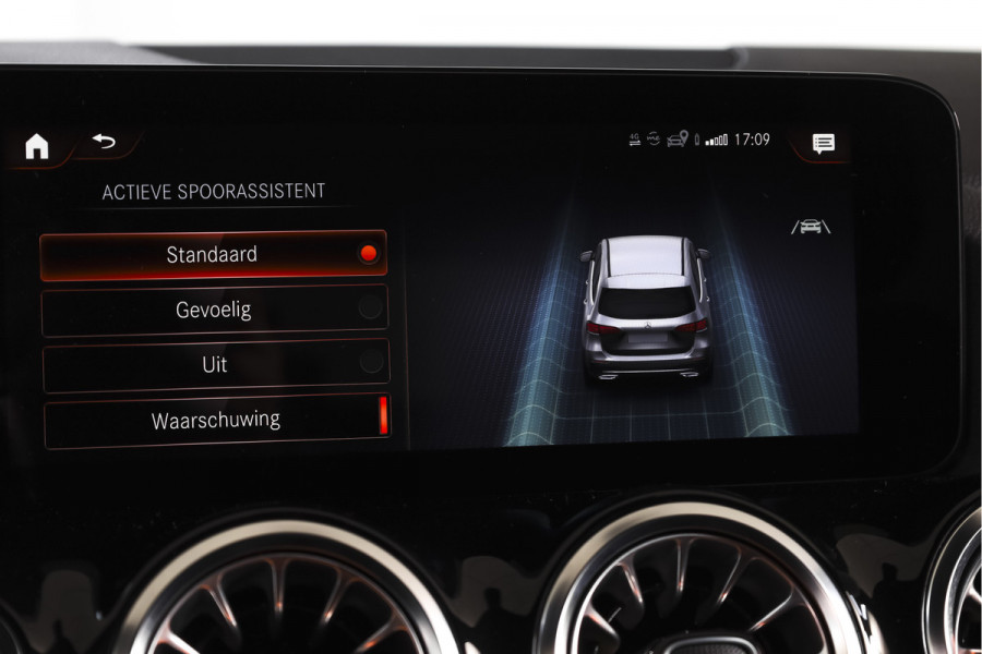 Mercedes-Benz B-Klasse 250 e AMG Line Hybride - Automaat | Dig. Cockpit | Cruise | Stoelverw. | PDC | Camera | NAV | ECC | Elek. Klep | Afn. Trekhaak | LM 18" |