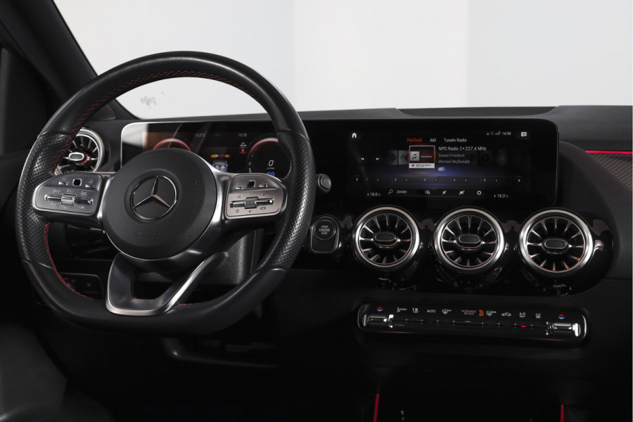 Mercedes-Benz B-Klasse 250 e AMG Line Hybride - Automaat | Dig. Cockpit | Cruise | Stoelverw. | PDC | Camera | NAV | ECC | Elek. Klep | Afn. Trekhaak | LM 18" |