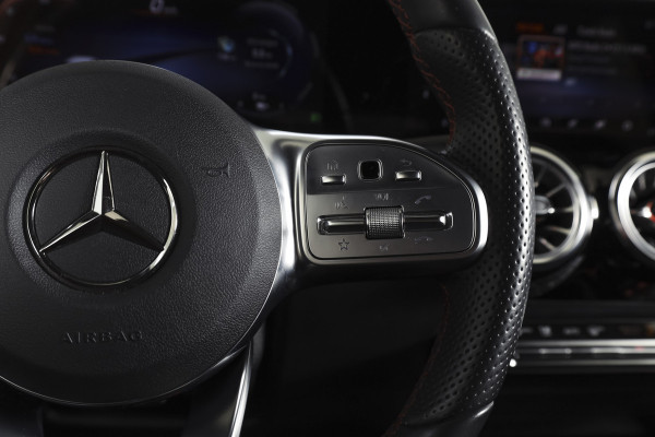 Mercedes-Benz B-Klasse 250 e AMG Line Hybride - Automaat | Dig. Cockpit | Cruise | Stoelverw. | PDC | Camera | NAV | ECC | Elek. Klep | Afn. Trekhaak | LM 18" |