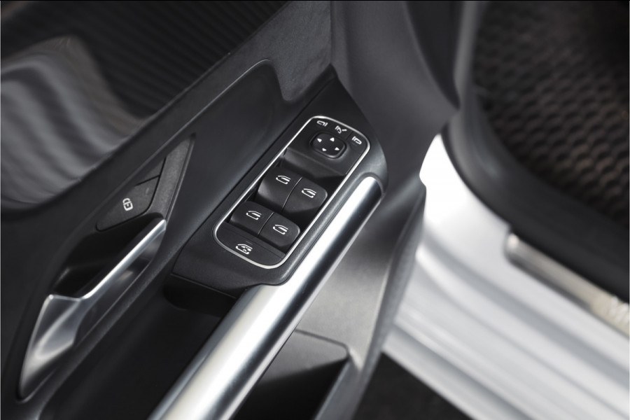 Mercedes-Benz B-Klasse 250 e AMG Line Hybride - Automaat | Dig. Cockpit | Cruise | Stoelverw. | PDC | Camera | NAV | ECC | Elek. Klep | Afn. Trekhaak | LM 18" |