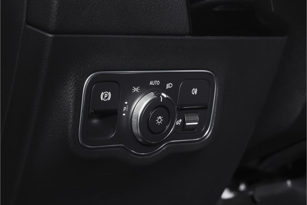 Mercedes-Benz B-Klasse 250 e AMG Line Hybride - Automaat | Dig. Cockpit | Cruise | Stoelverw. | PDC | Camera | NAV | ECC | Elek. Klep | Afn. Trekhaak | LM 18" |