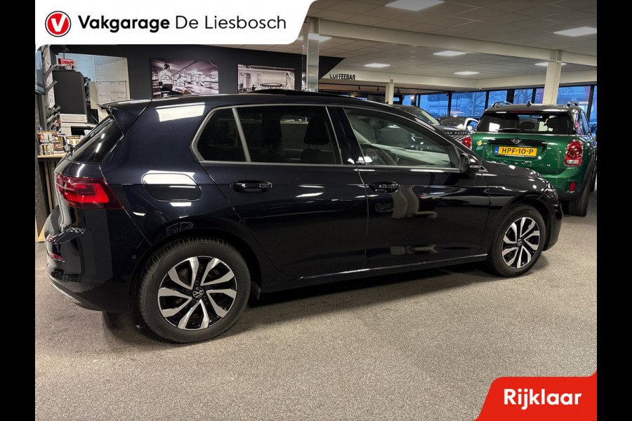 Volkswagen Golf 1.0 eTSI Life Business active / IQlight / panoramadak / keyless / stoel en stuur verwarming