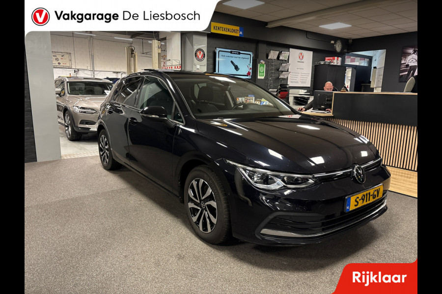 Volkswagen Golf 1.0 eTSI Life Business active / IQlight / panoramadak / keyless / stoel en stuur verwarming