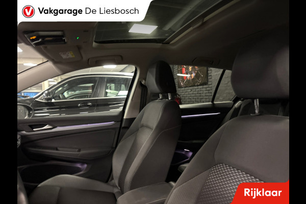 Volkswagen Golf 1.0 eTSI Life Business active / IQlight / panoramadak / keyless / stoel en stuur verwarming
