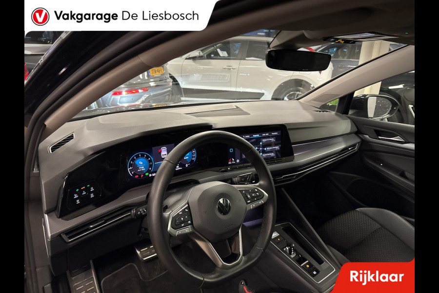 Volkswagen Golf 1.0 eTSI Life Business active / IQlight / panoramadak / keyless / stoel en stuur verwarming