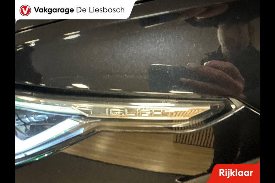 Volkswagen Golf 1.0 eTSI Life Business active / IQlight / panoramadak / keyless / stoel en stuur verwarming