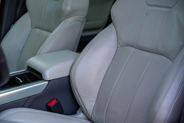 Land Rover Range Rover Evoque 2.0 Si4 HSE Dynamic Panodak Meridian Camera Navigatie Leer Stoelverw.