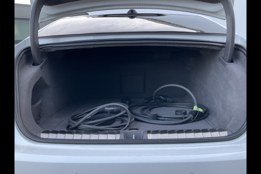 NIO eT7 75 kWh Dual AWD 653PK Incl. BTW Pano 360° Full option Massage Autopilot Nieuwstaat!