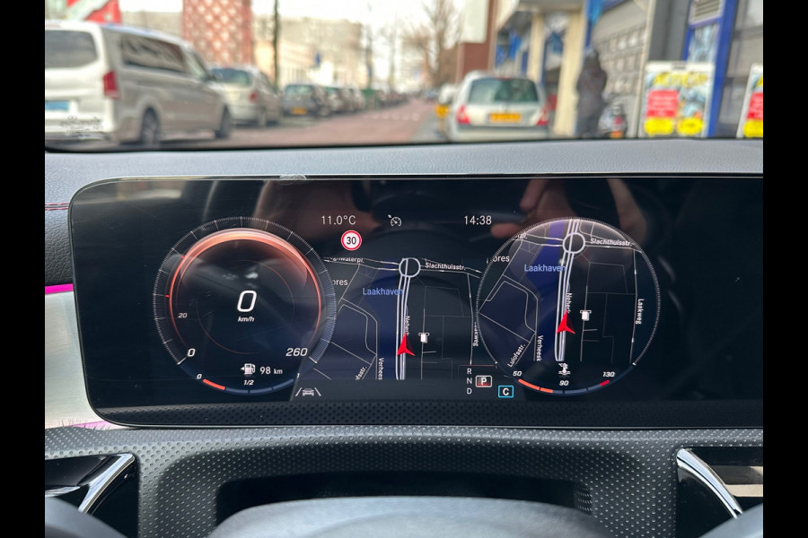 Mercedes-Benz CLA-Klasse 200 AMG Aut Leer Navi Camera Pano