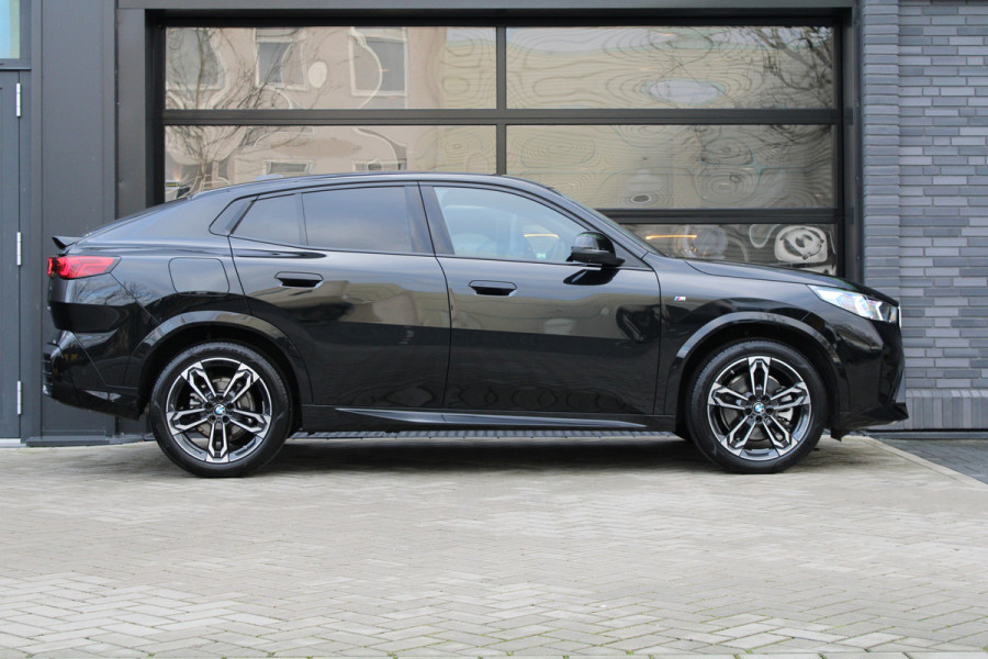 BMW X2 sDrive20i | BTW | M-SPORT | 360 CAMERA | HUD | KEYLESS | SPORTSTOELEN |