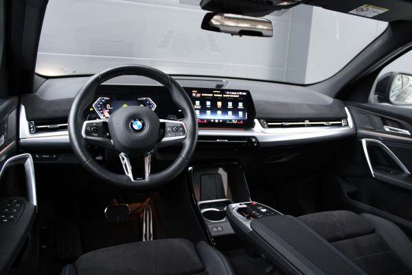 BMW X2 sDrive20i | BTW | M-SPORT | 360 CAMERA | HUD | KEYLESS | SPORTSTOELEN |