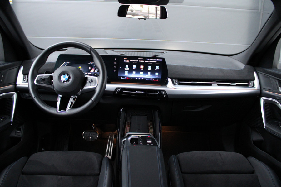 BMW X2 sDrive20i | BTW | M-SPORT | 360 CAMERA | HUD | KEYLESS | SPORTSTOELEN |
