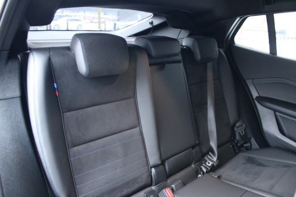 BMW X2 sDrive20i | BTW | M-SPORT | 360 CAMERA | HUD | KEYLESS | SPORTSTOELEN |