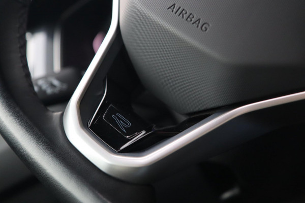 Volkswagen Tiguan 2.0 TSI 4Motion 3x R-Line Black Edition / PANO / 2X MEMORY / VIRTUAL / KEYLESS / CAMERA