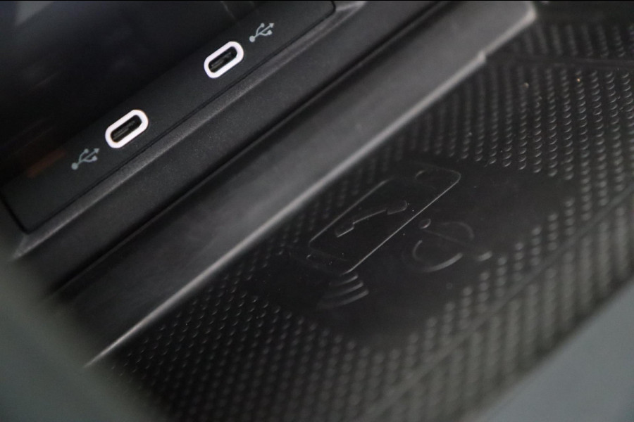 Volkswagen Tiguan 2.0 TSI 4Motion 3x R-Line Black Edition / PANO / 2X MEMORY / VIRTUAL / KEYLESS / CAMERA