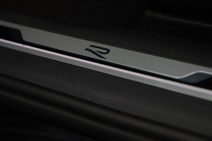 Volkswagen Tiguan 2.0 TSI 4Motion 3x R-Line Black Edition / PANO / 2X MEMORY / VIRTUAL / KEYLESS / CAMERA