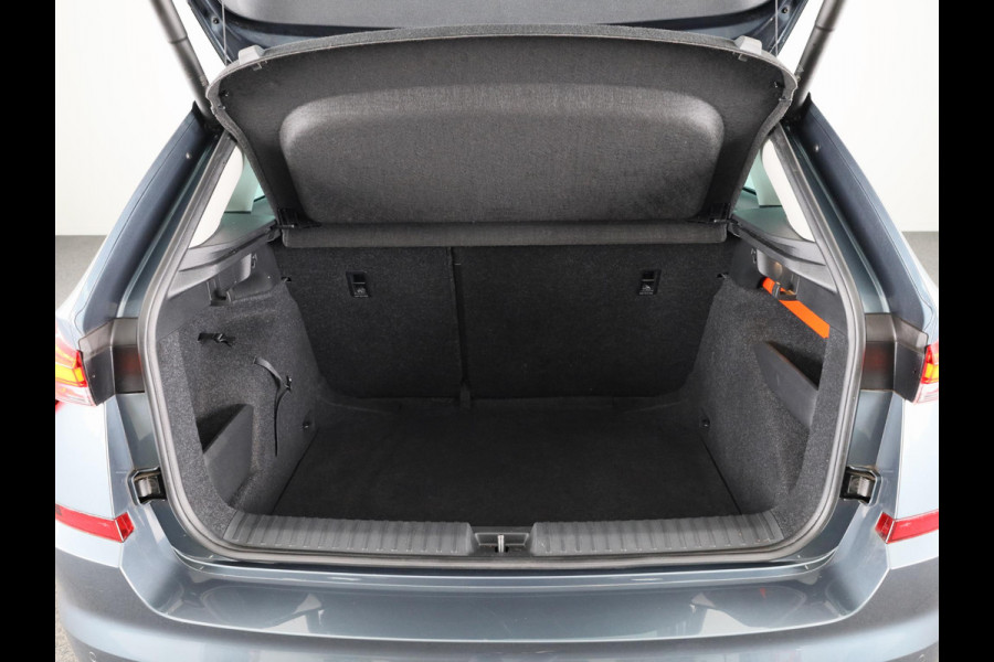 Škoda Kamiq 1.0 TSI Business Edition 110pk Automaat | Navigatie | Climatronic | Stoelverwarming | Parkeersensoren voor en achter