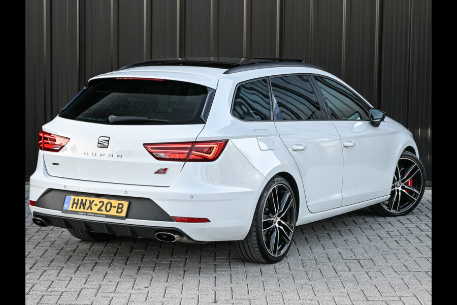 Seat Leon ST 2.0 TSI CUPRA 300 · Panorama dak · Beats Sound · Black line · Full Led · Camera · Stoelverwarming · Adaptive Cruise · Virtual