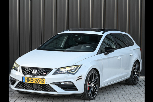 Seat Leon ST 2.0 TSI CUPRA 300 · Panorama dak · Beats Sound · Black line · Full Led · Camera · Stoelverwarming · Adaptive Cruise · Virtual