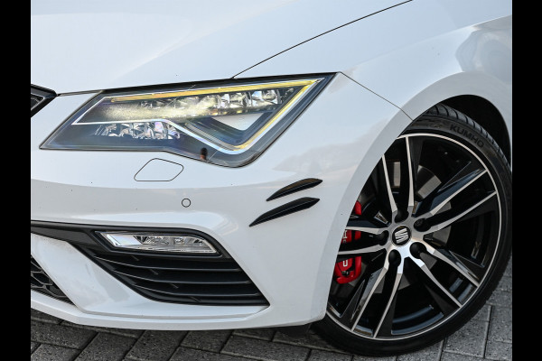 Seat Leon ST 2.0 TSI CUPRA 300 · Panorama dak · Beats Sound · Black line · Full Led · Camera · Stoelverwarming · Adaptive Cruise · Virtual