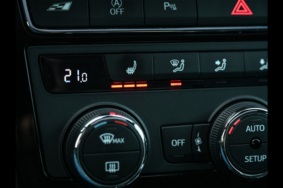 Seat Leon ST 2.0 TSI CUPRA 300 · Panorama dak · Beats Sound · Black line · Full Led · Camera · Stoelverwarming · Adaptive Cruise · Virtual