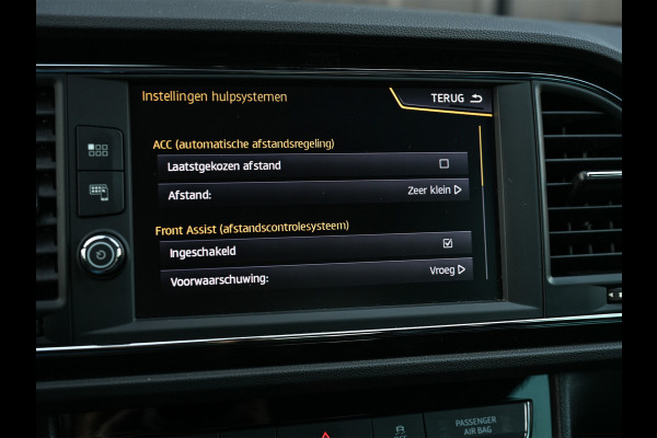 Seat Leon ST 2.0 TSI CUPRA 300 · Panorama dak · Beats Sound · Black line · Full Led · Camera · Stoelverwarming · Adaptive Cruise · Virtual