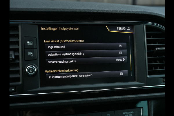 Seat Leon ST 2.0 TSI CUPRA 300 · Panorama dak · Beats Sound · Black line · Full Led · Camera · Stoelverwarming · Adaptive Cruise · Virtual