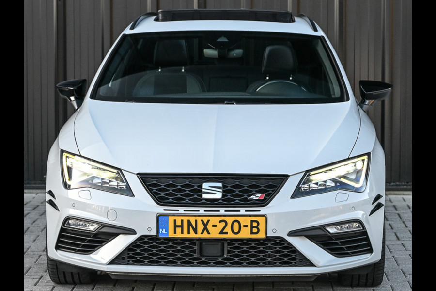 Seat Leon ST 2.0 TSI CUPRA 300 · Panorama dak · Beats Sound · Black line · Full Led · Camera · Stoelverwarming · Adaptive Cruise · Virtual