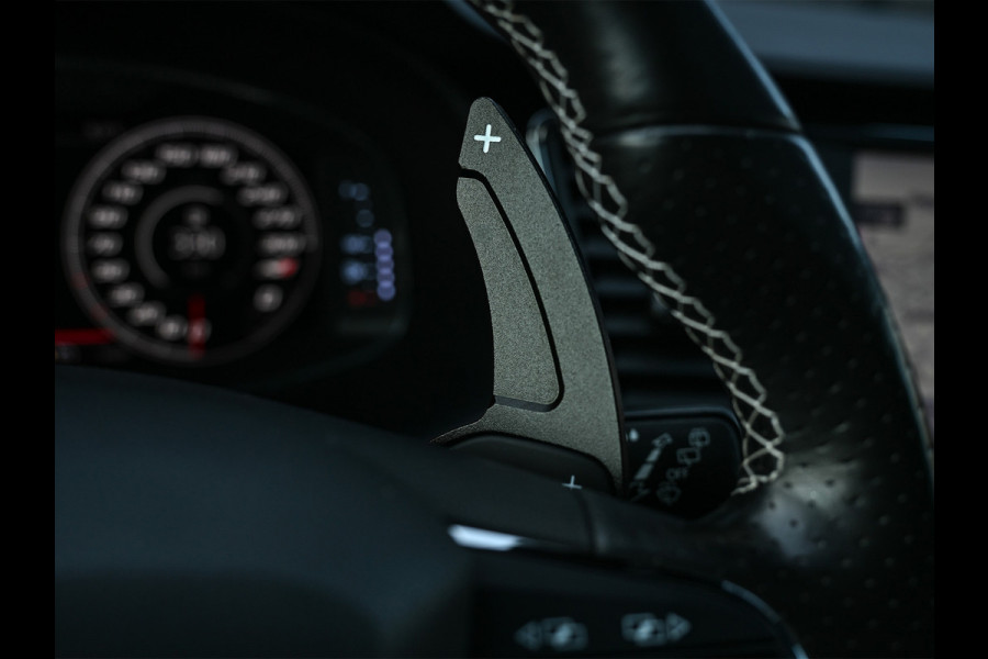 Seat Leon ST 2.0 TSI CUPRA 300 · Panorama dak · Beats Sound · Black line · Full Led · Camera · Stoelverwarming · Adaptive Cruise · Virtual