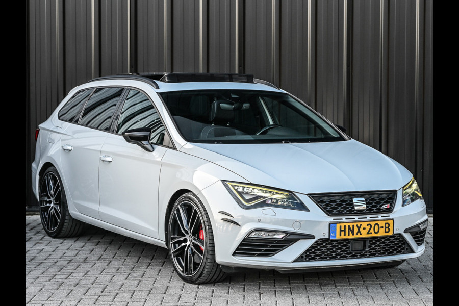 Seat Leon ST 2.0 TSI CUPRA 300 · Panorama dak · Beats Sound · Black line · Full Led · Camera · Stoelverwarming · Adaptive Cruise · Virtual