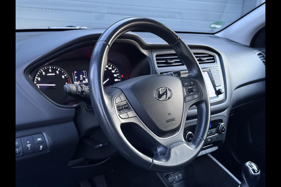 Hyundai i20 1.0 T-GDI Comfort Navi,Trekhaak,Camera,Pdc,2e Eigenaar,Clima,Cruise,Apk tot 06-2026