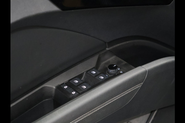 Audi Q4 e-tron 40 Launch edition S Competition 77 kWh [SCHUIFKANTELDAK, SPORTSTOELEN, APPLE CARPLAY, ANDROID, ADAPTIVE CRUISE, STOELVERWARMING, CAMERA, CLIMATE, NIEUWSTAAT]