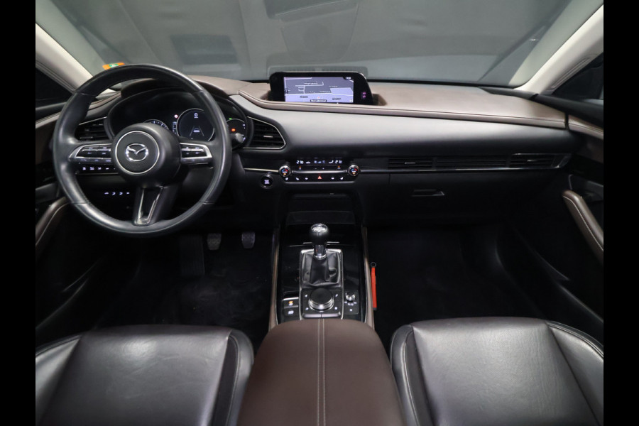 Mazda CX-30 2.0 e-SkyActiv-X M Hybrid Luxury [ADAPTIVE CRUISE, BLUETOOTH, CAMERA, ELEK STOELEN, VOL LEDER, STOEL EN STUURVERWARMING, BOSE AUDIO, ELEK.. ACHTERKLEP, HEAD UP, TREKHAAK,CLIMATE, NAV, NIEUWSTAAT]