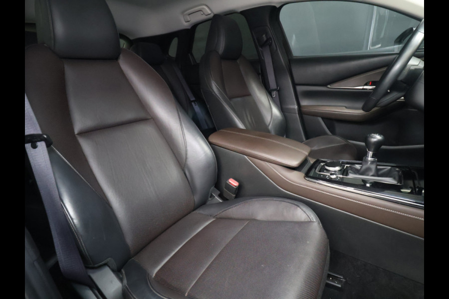 Mazda CX-30 2.0 e-SkyActiv-X M Hybrid Luxury [ADAPTIVE CRUISE, BLUETOOTH, CAMERA, ELEK STOELEN, VOL LEDER, STOEL EN STUURVERWARMING, BOSE AUDIO, ELEK.. ACHTERKLEP, HEAD UP, TREKHAAK,CLIMATE, NAV, NIEUWSTAAT]