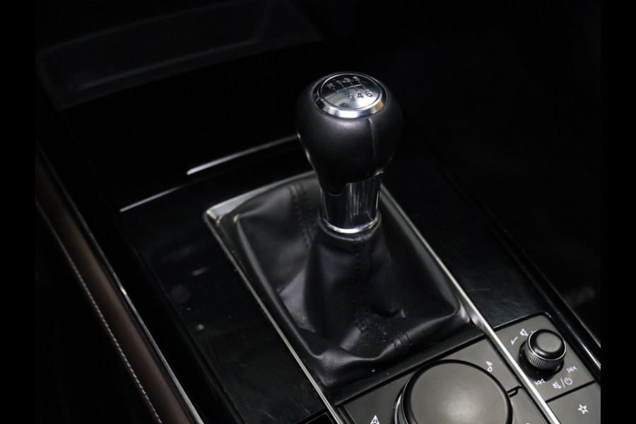 Mazda CX-30 2.0 e-SkyActiv-X M Hybrid Luxury [ADAPTIVE CRUISE, BLUETOOTH, CAMERA, ELEK STOELEN, VOL LEDER, STOEL EN STUURVERWARMING, BOSE AUDIO, ELEK.. ACHTERKLEP, HEAD UP, TREKHAAK,CLIMATE, NAV, NIEUWSTAAT]