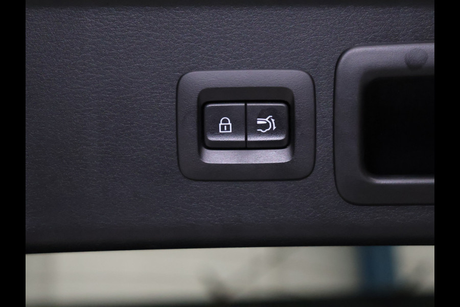 Mazda CX-30 2.0 e-SkyActiv-X M Hybrid Luxury [ADAPTIVE CRUISE, BLUETOOTH, CAMERA, ELEK STOELEN, VOL LEDER, STOEL EN STUURVERWARMING, BOSE AUDIO, ELEK.. ACHTERKLEP, HEAD UP, TREKHAAK,CLIMATE, NAV, NIEUWSTAAT]